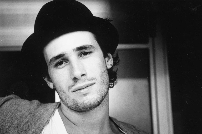 Jeff Buckley People 012625 02 64bbe413335d4e8d955786afbc1ac1ef.jpg