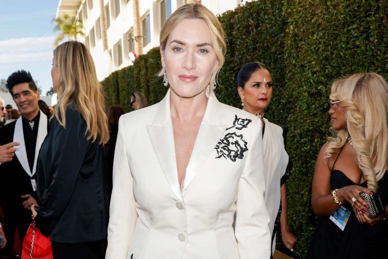 Kate Winslet Golden Globes 010525 5 5f58ffd98db54f49a0df5fab164bd94a.jpg