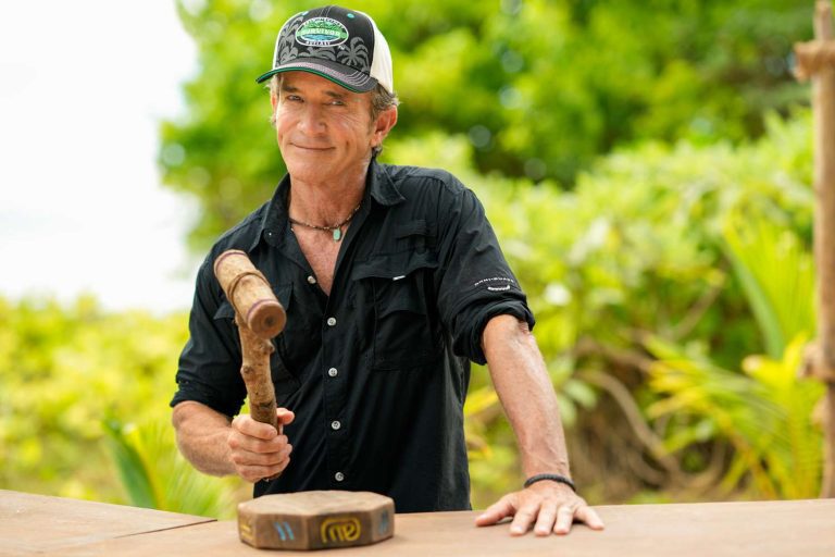 Survivor Season 47 Jeff Probst 110524 41e82e2e08e0493fbcb083b9e9fd4791.jpg