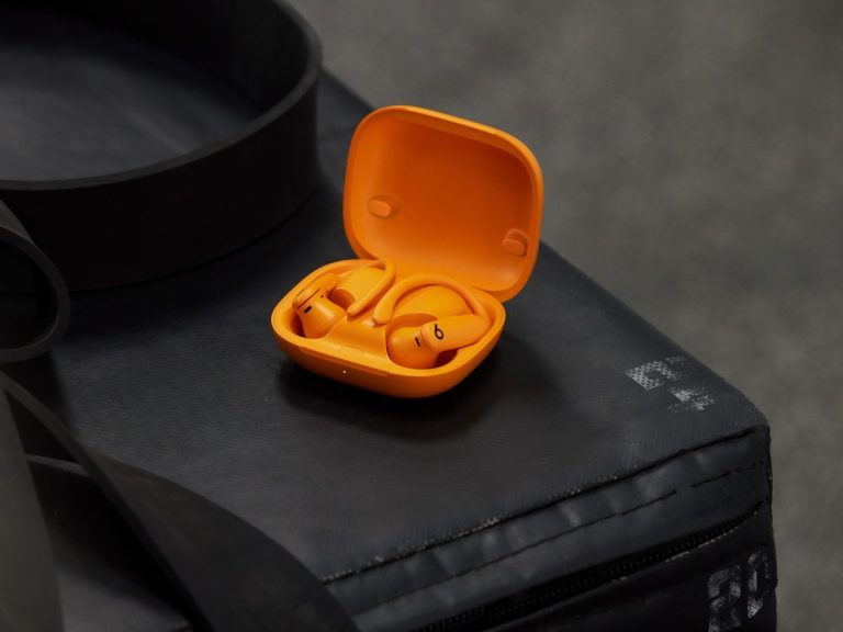 Powerbeats Pro 2 Electric Orange 2 1200x900.jpg