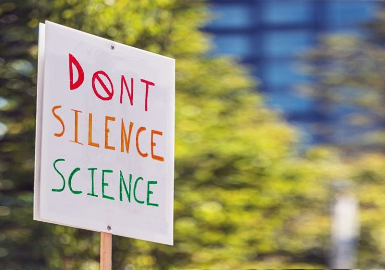 Science Rally Sign 800x560 M.jpg