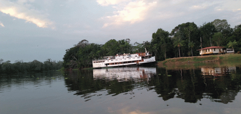 050425 Riverboat 1000.gif