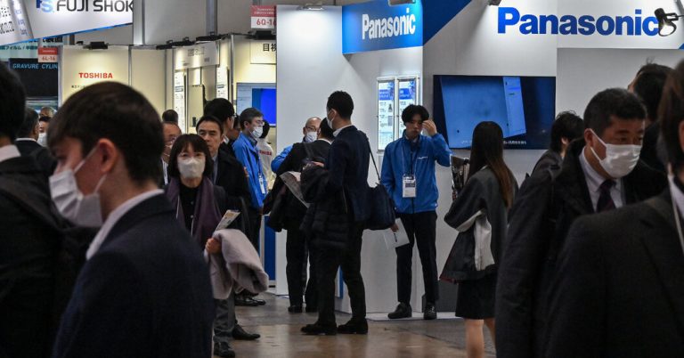 09biz Panasonic Layoffs Facebookjumbo.jpg