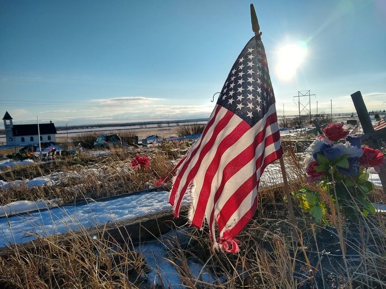 1440px Us Flag At Chelsea Cemetery.jpg