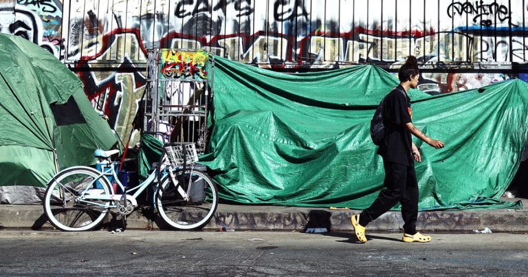 250516 La Homeless Rs 5ce197.jpg