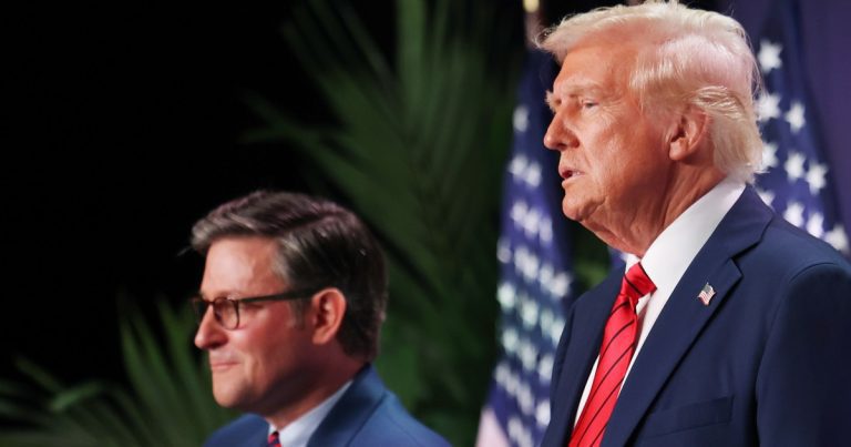 250519 Donald Trump Mike Johnson Se 530p 18d245.jpg