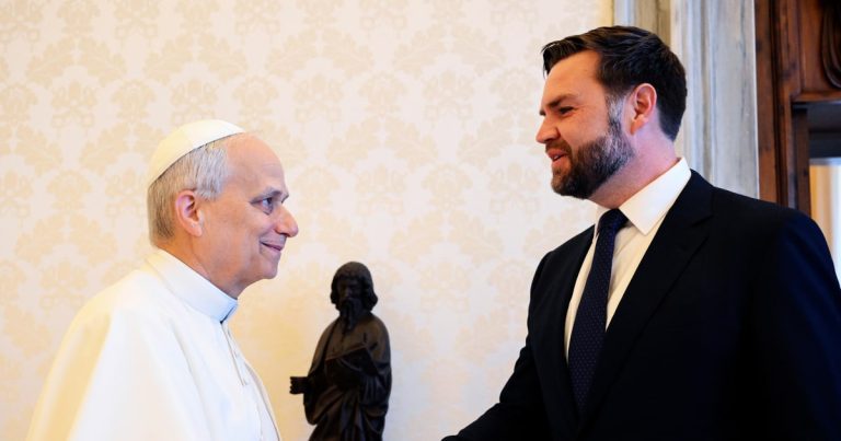 250520 Pope Leo Jd Vance Se 433p 7f6573.jpg