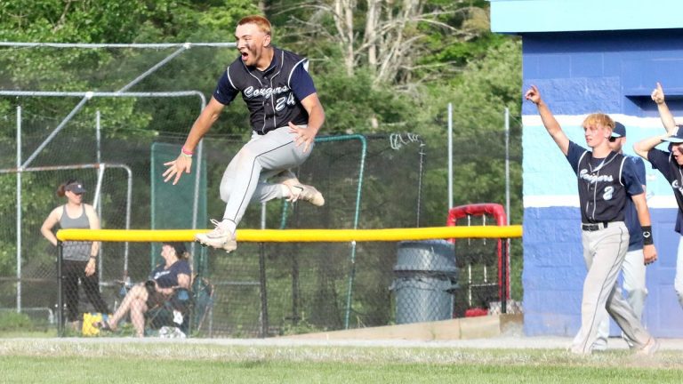 73978836007 Bur 0604 Essex Mmu Baseball 25.jpg