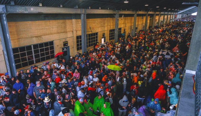 Indyraindelay.jpg