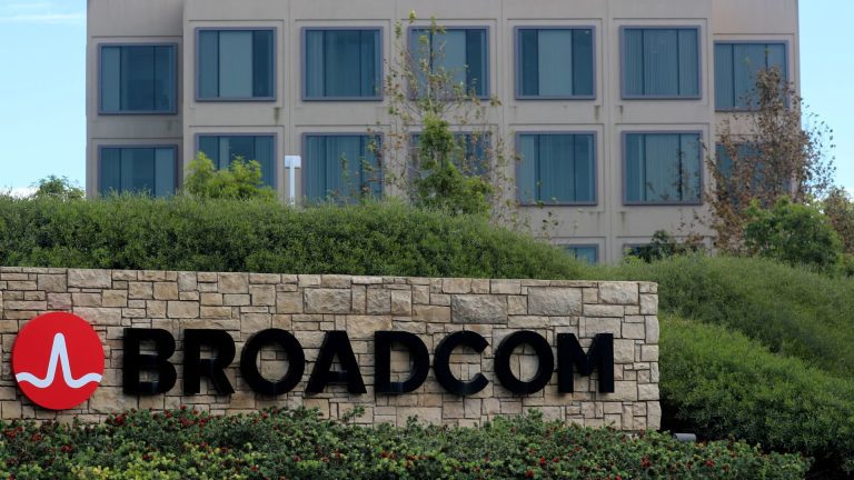 106906303 16252503512021 07 02t173401z 1031823769 Rc2hco92qtbx Rtrmadp 0 Usa Broadcom Ftc.jpeg