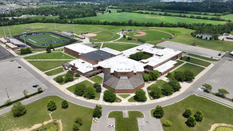 13b22c45 8335 4a97 9cc8 1cf65543dcb2 Hilliard Davidson High School 01.jpg