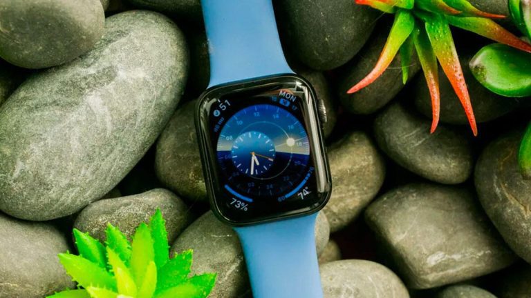 Cnet Cheap Expensive 07a Apple Watch Series 5.jpg