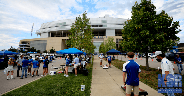 Kentucky Exploring Adding Entertainment District Near Kroger Field.png